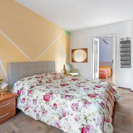 La Rossa Camelia Cannobio