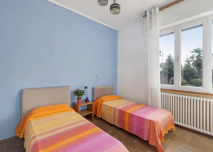 La Rossa Camelia Cannobio